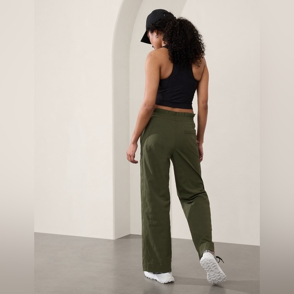 NWOT Athleta Trekkie Parachute Aspen Olive Pant Size 12. - Picture 4 of 10